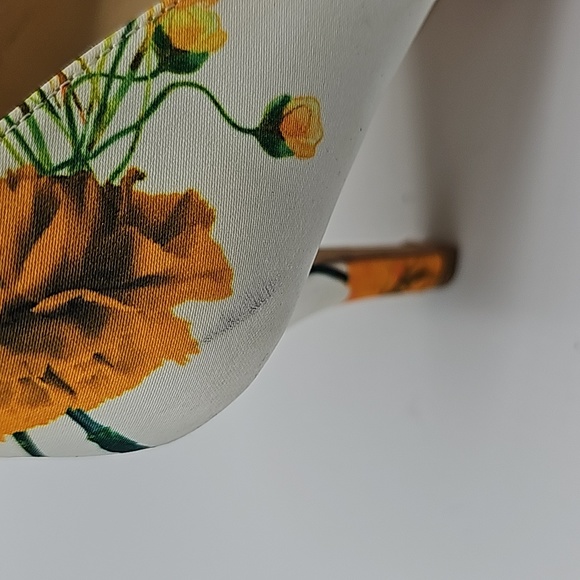 Ivanka Trump Heels - Picture 7 of 8